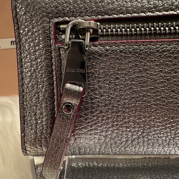 🤍💕NIB Metallic Silver MIU MIU Wallet💕🤍 - Picture 5 of 12